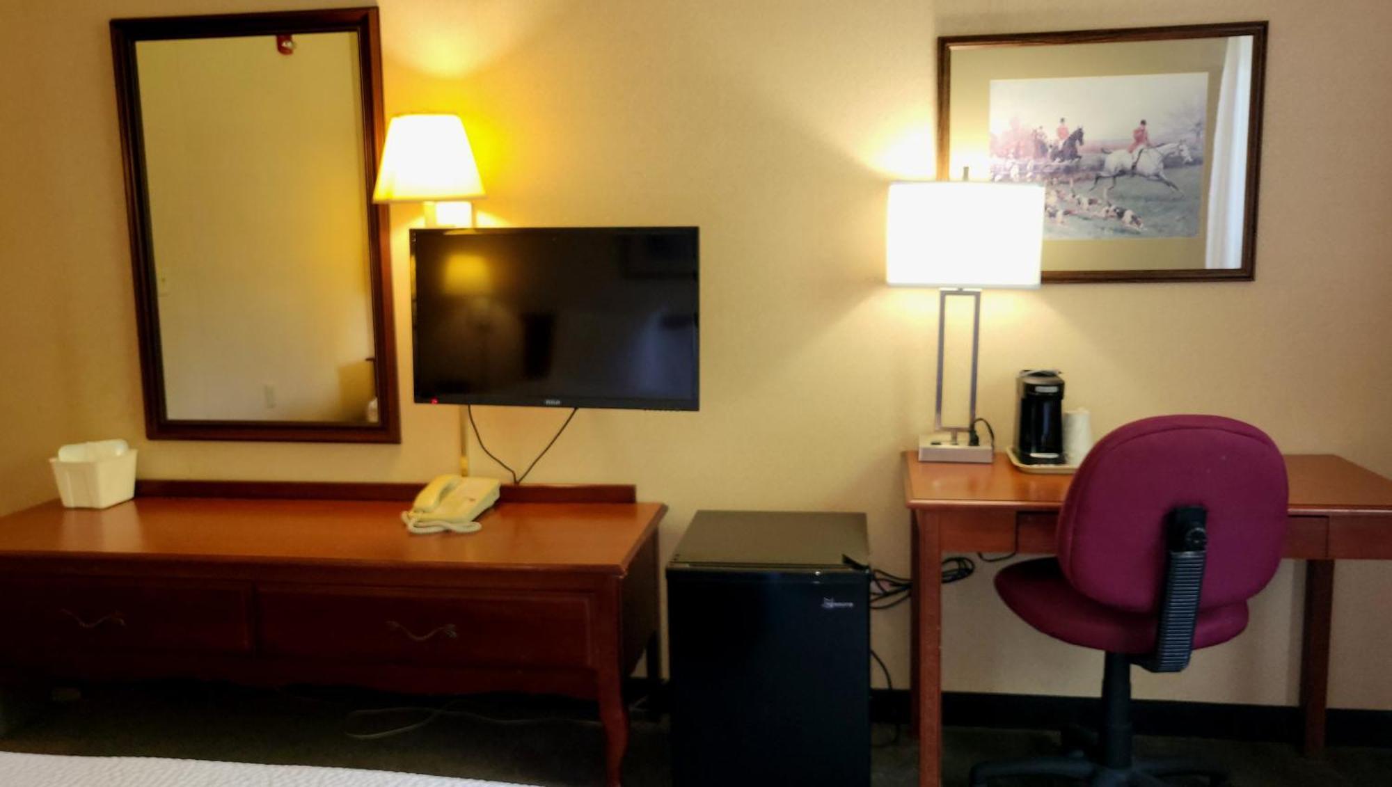 Magnuson Hotel West Liberty Экстерьер фото