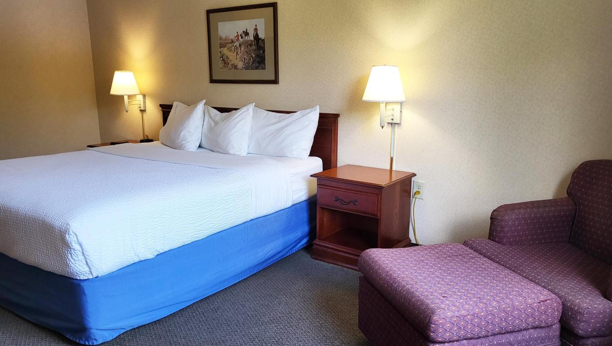 Magnuson Hotel West Liberty Экстерьер фото